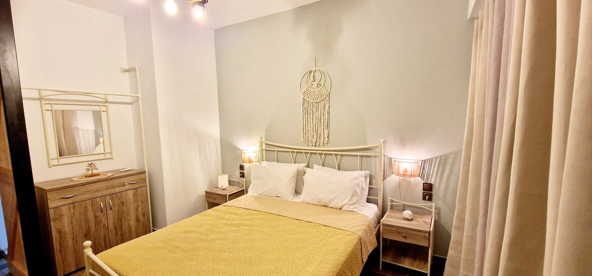 Double bed and dressing area